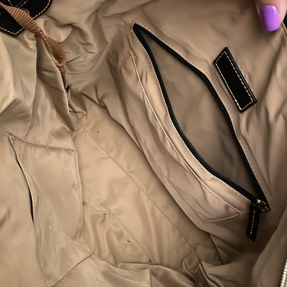 Black nylon Dooney and Bourke large purse - Picture 4 of 11